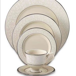 Lenox Pearl Innocence 5 Piece Place Setting